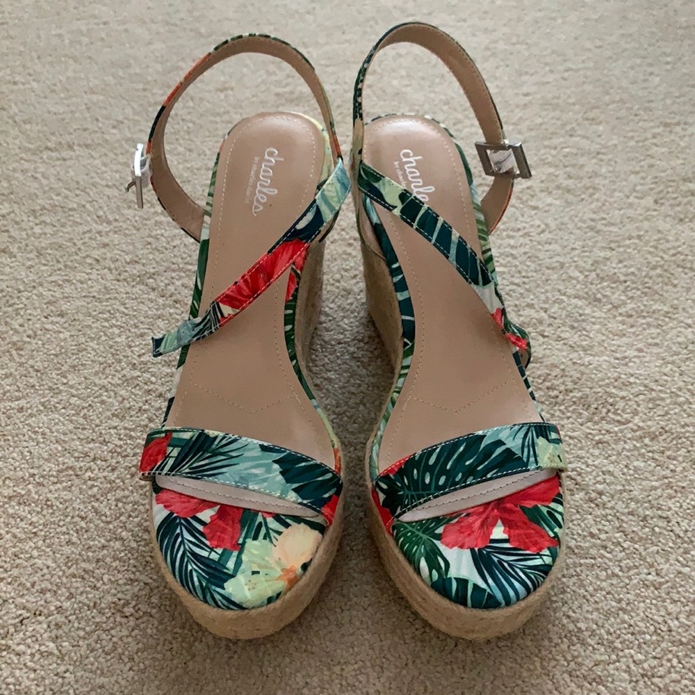 Floral wedges